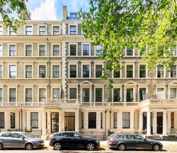 4, 9 Ashburn Gardens, SW7